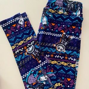 LULAROE DISNEY OS LEGGINGS!